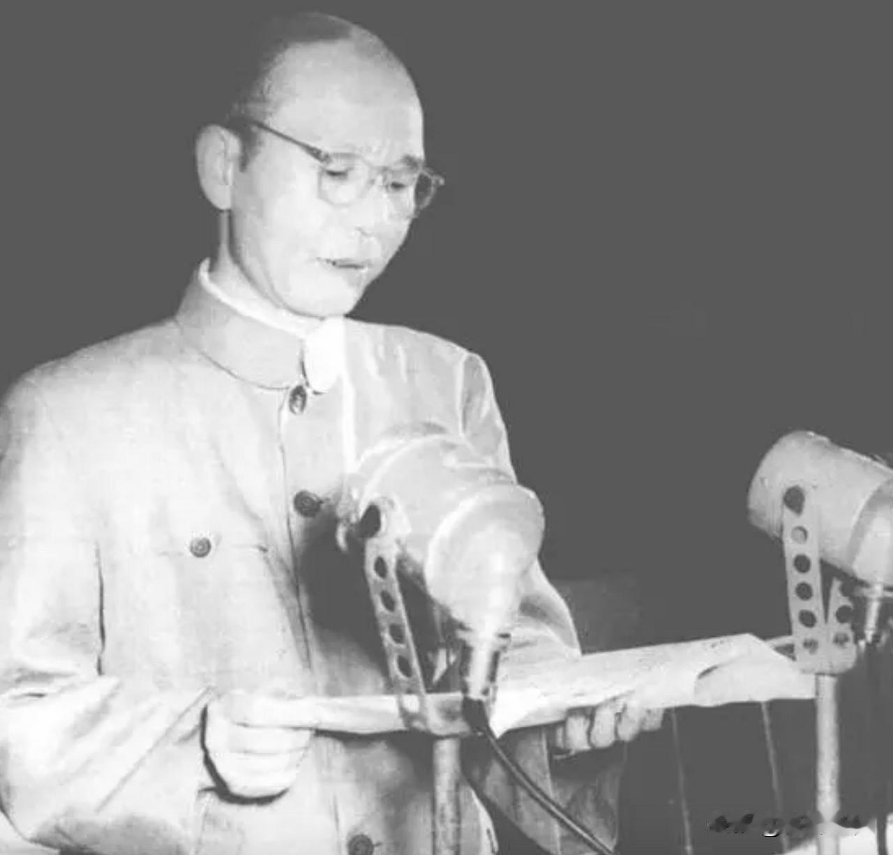 从省部级高官跌至公社副职！这位硬汉宁丢官位不低头，风骨震撼人心1959年，