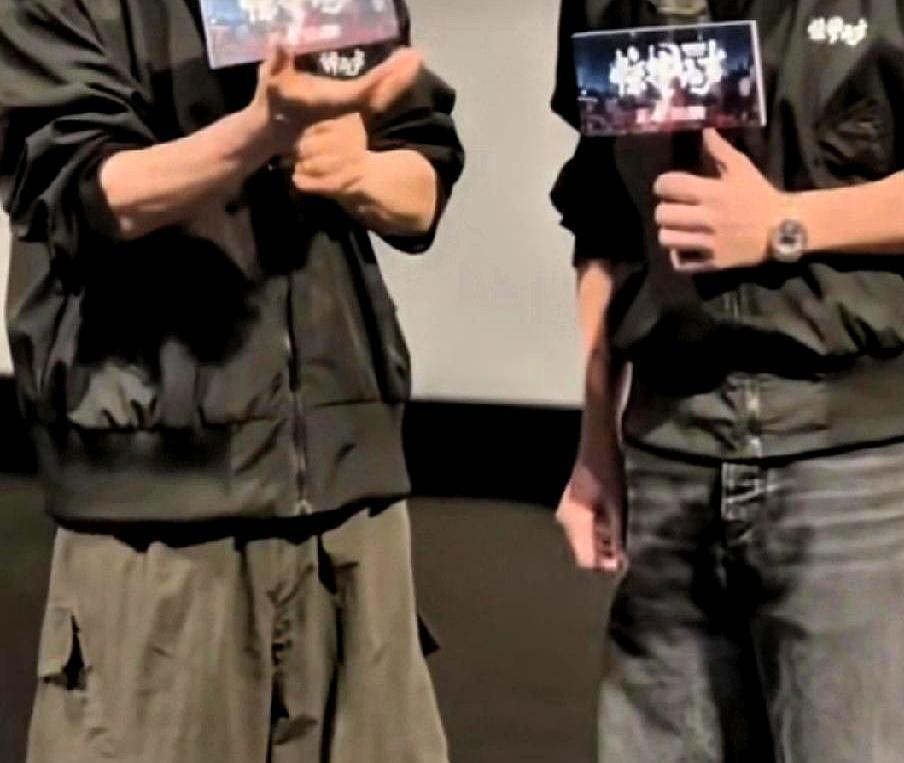 导演圈里憋着句不敢明说的话：最怕朱一龙看剧本。不是他挑刺，是你自己写得浅了。