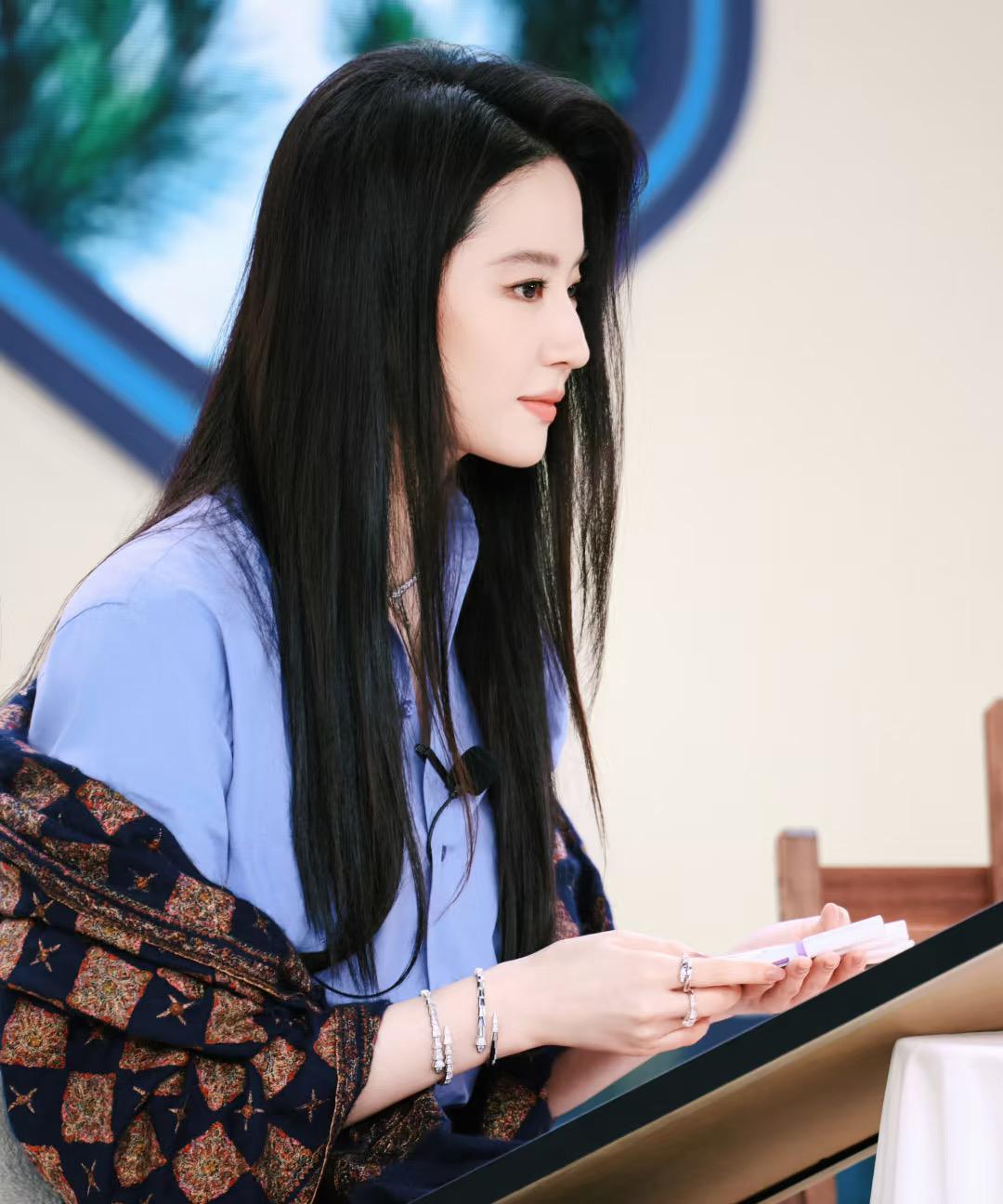刘亦菲最新蚂蚁保美图来啦、好美腻吖～