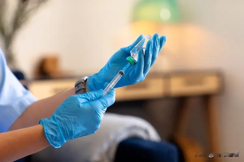 医保部门指出当前医疗行业存在的突出问题：部分医院盲目扩张规模，通过新建院区、扩建