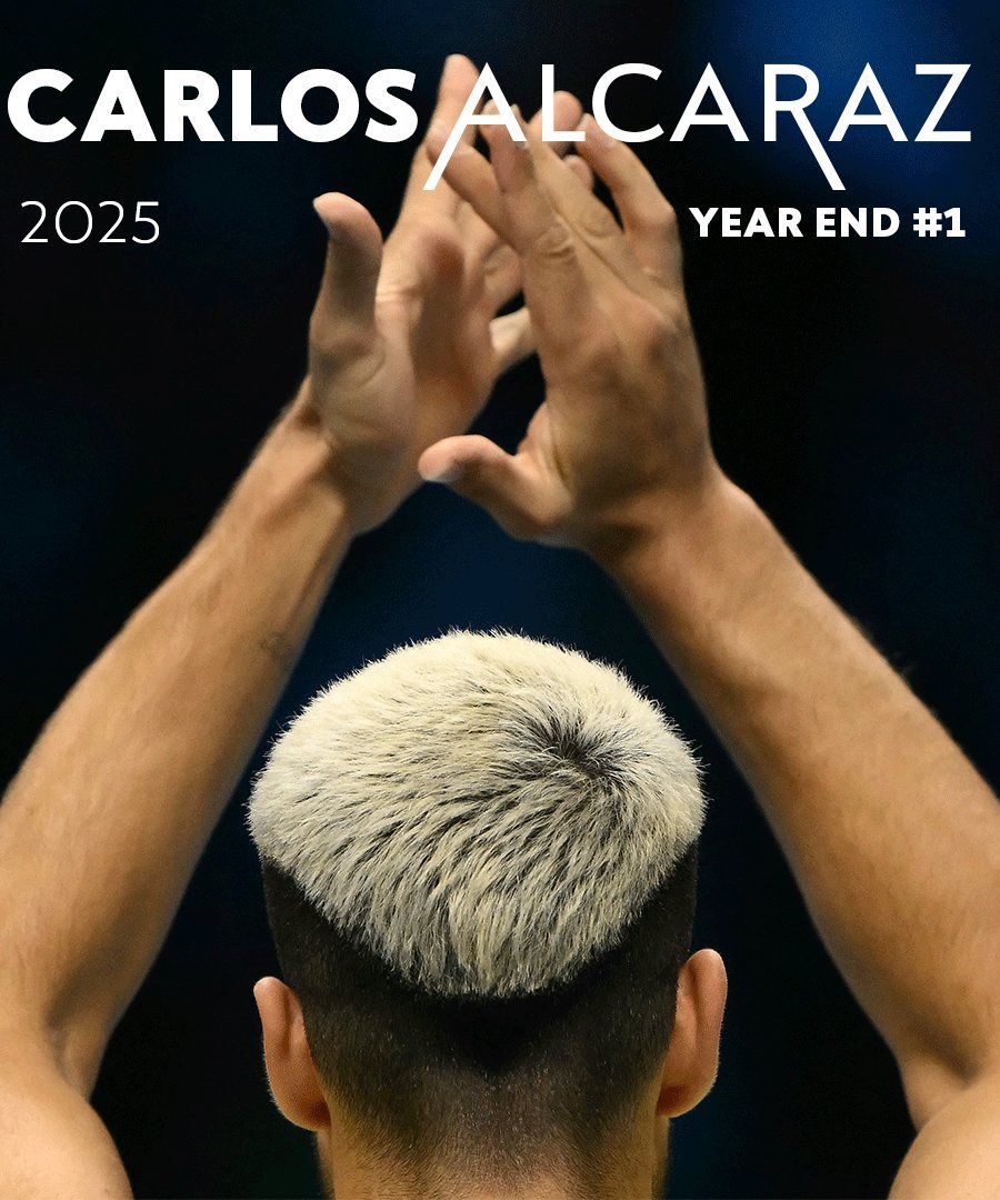 阿卡锁定年终世界第一，携手德米纳尔进入总决赛四强。全场仅送出两个破发点，阿卡都顺