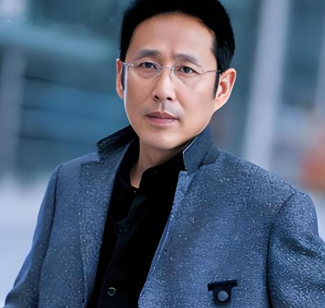 这个世界，从来都是丛林法则你若温顺如羊，注定任人宰割；你若凶狠如狼，难逃众人