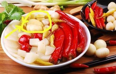 最近有吃自制泡菜住进了ICU，这也太反常了吧。村里的人常年吃自制泡菜也没事，问