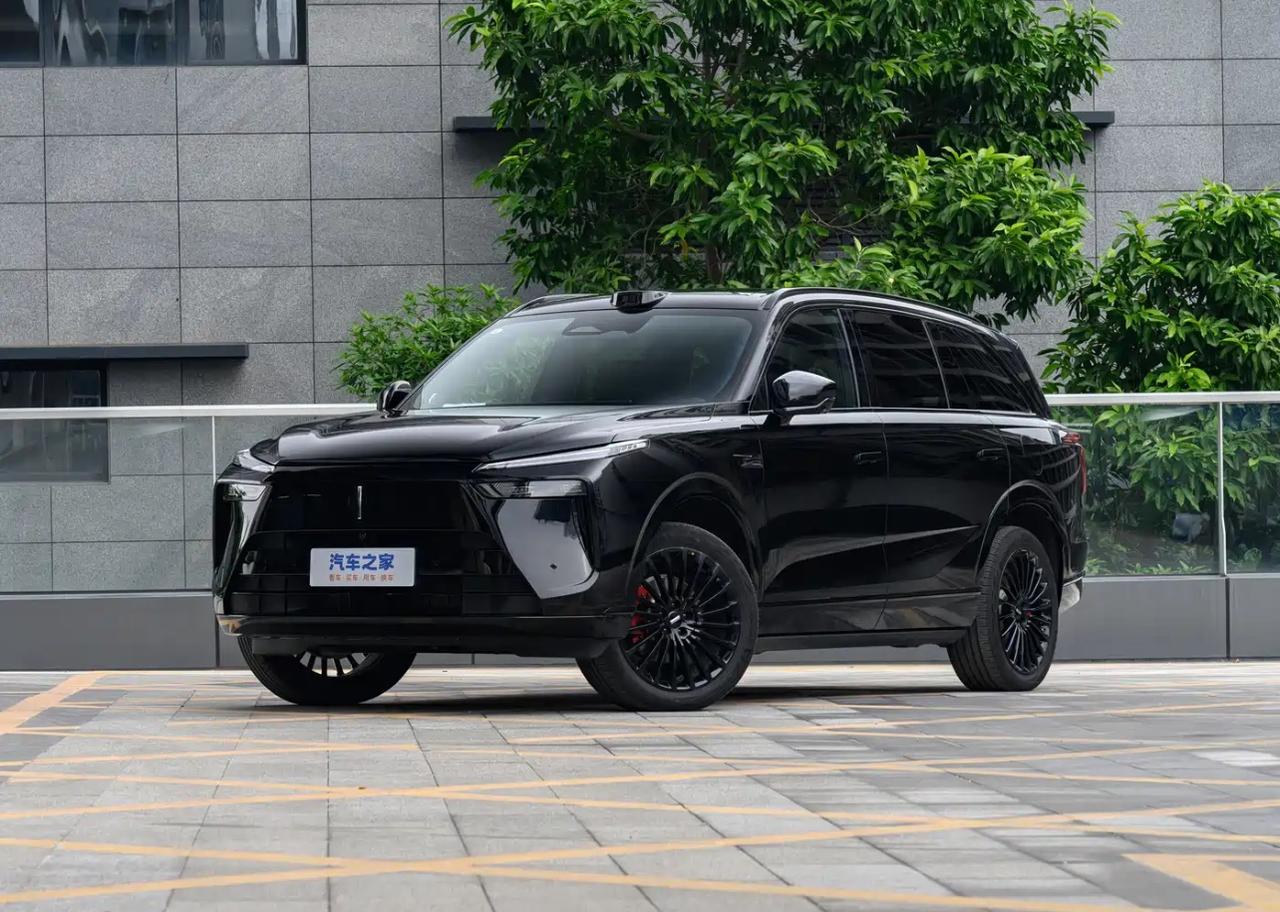 2026款魏牌蓝山车型信息说明2026款魏牌蓝山属于中大型插电混动SUV，车