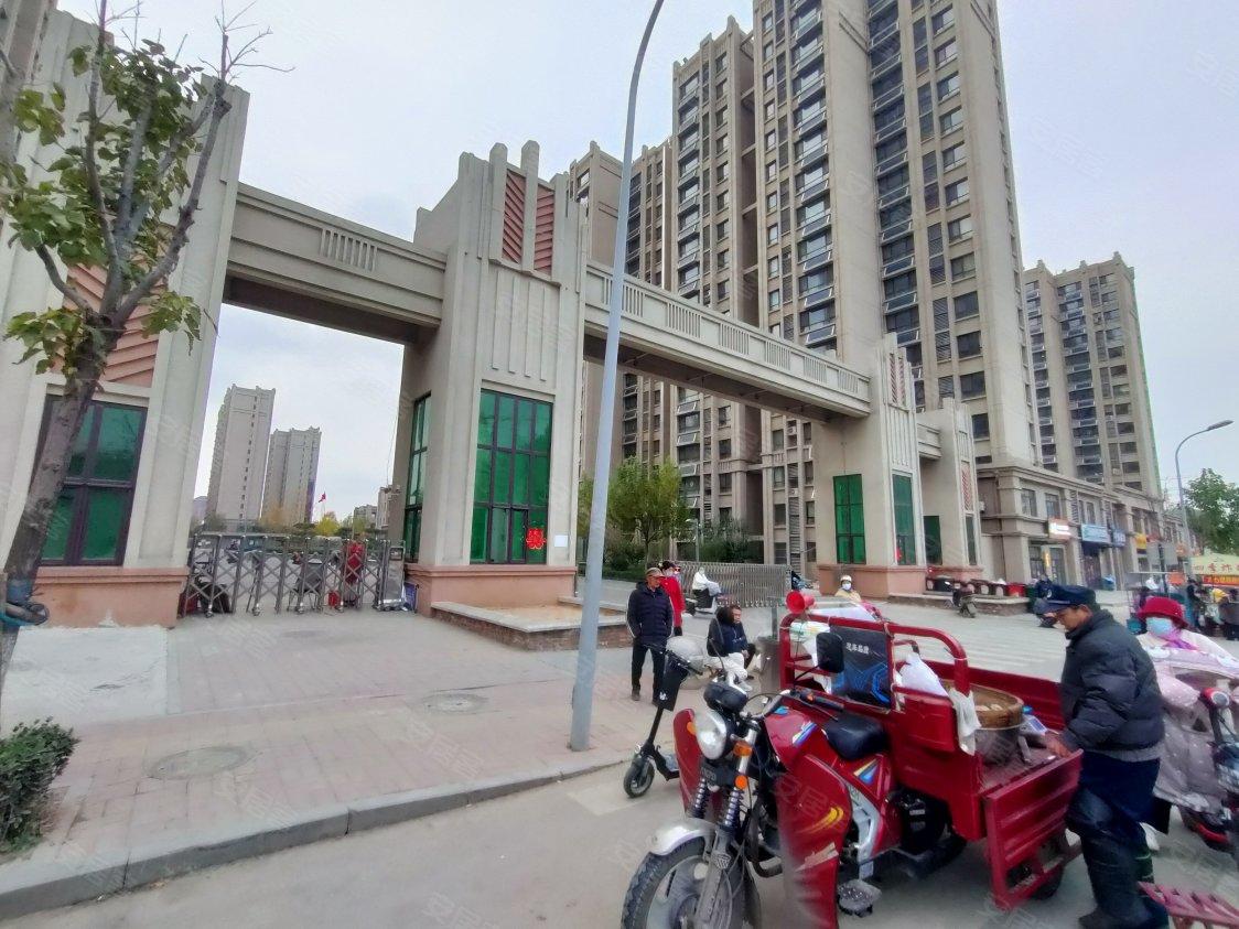 最近去济南东边的神武片区办事，偶遇一本地保洁大妈。我问你们拆迁了过的很好吧，结果