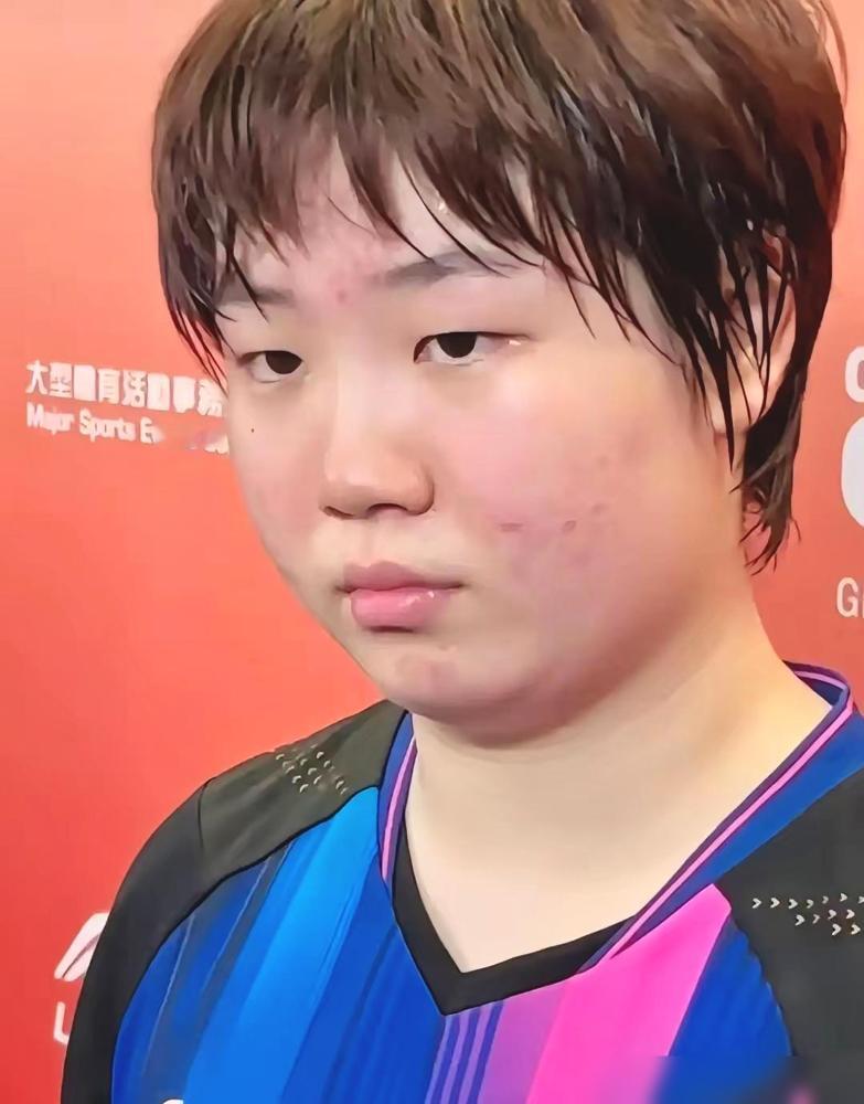 记者问蒯曼：“莎莎不在，夺冠更轻松吧？”她老实答：“不在我也得一场场打呀！”结果