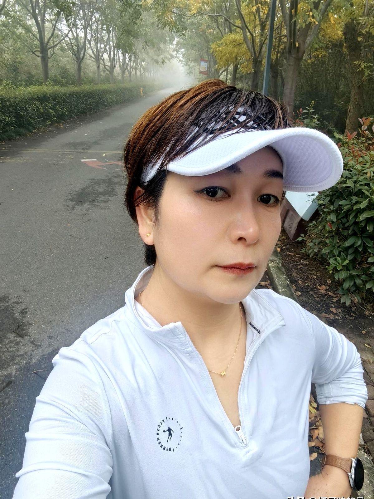 凌晨5点，大雾锁城，能见度只有20米，你敢出门跑步吗？有人不仅跑了，还一口气