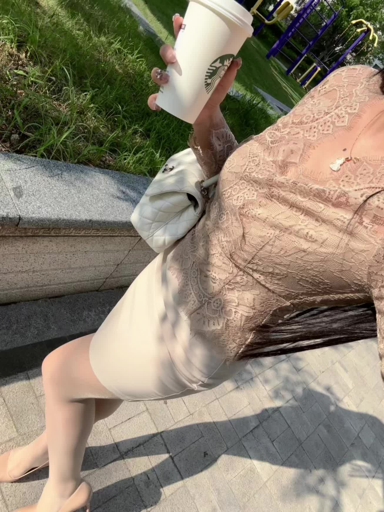 今日穿搭 我的ootd穿搭 女人味 裸色高跟鞋 夏天穿搭