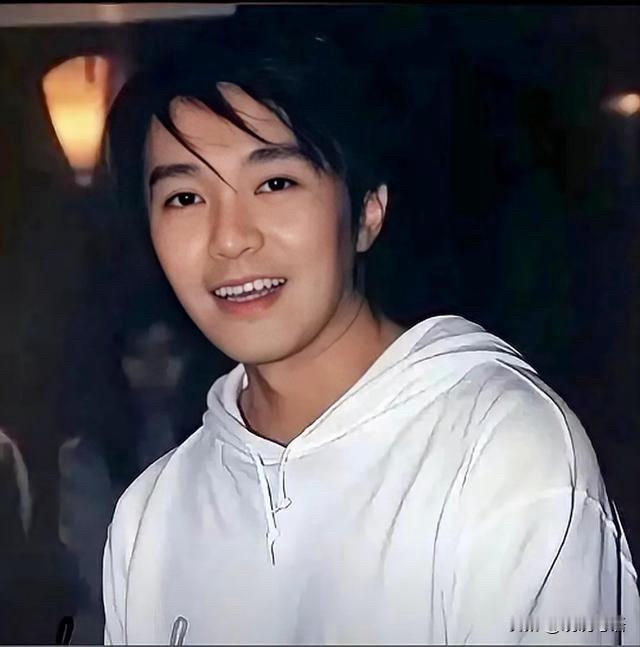 到底是我们欠了周星驰的一张电影票，还是周星驰欠了我们一场电影？等啊等，等得我