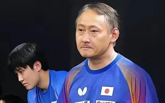 估计张本宇今夜无眠！先说儿子张本智和，今晚遗憾出局了，对手不是国乒主力，也不是