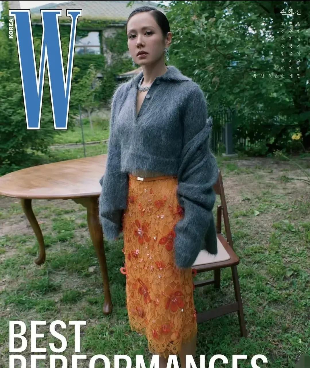 孙艺珍的这两款穿搭不太合衬啊，欧美女星那种大骨架才能撑起来，幸好颜值足够高，才没