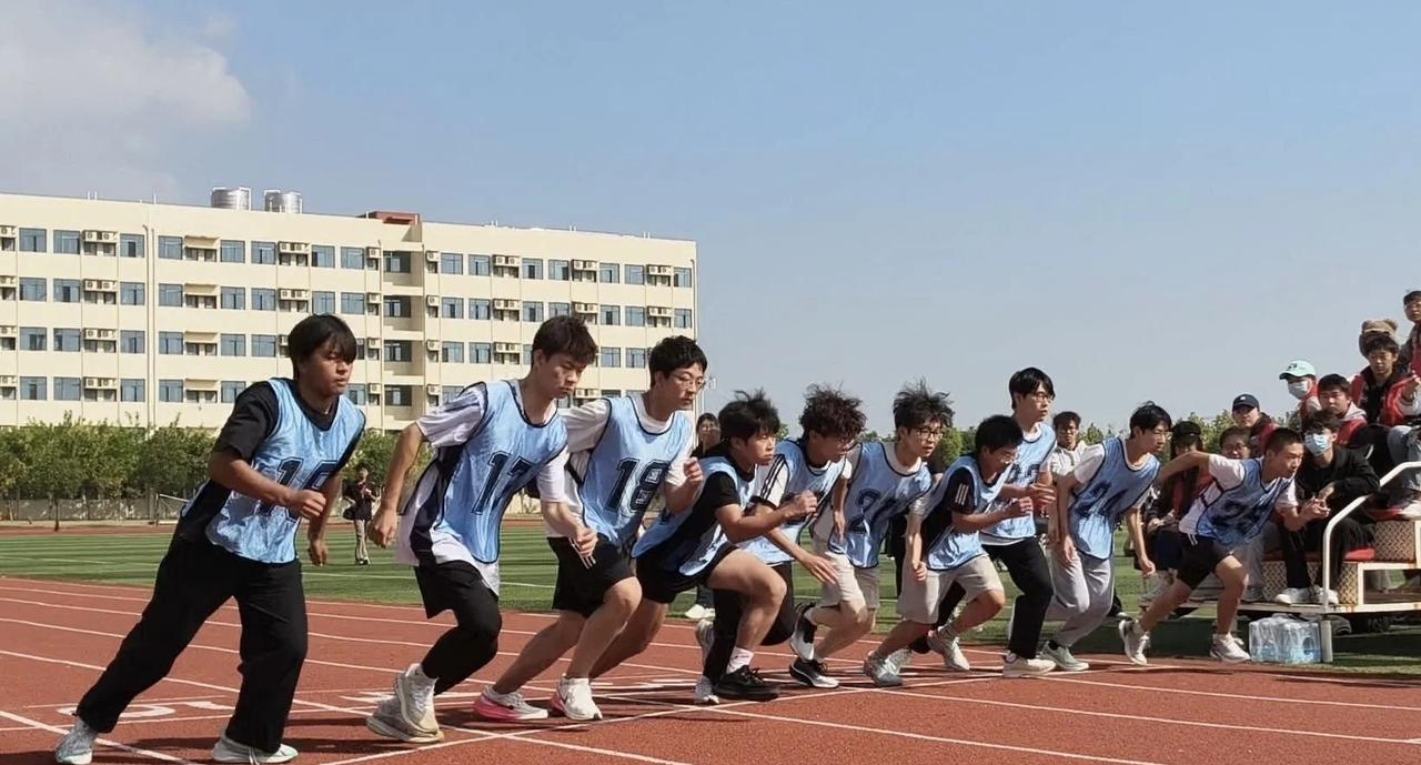 中考体育跑步稳拿分老师没说的魔鬼细节别再傻练耐力了！中考跑步拼的不是蛮力，是