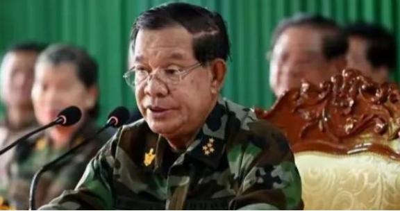 小国家，没有实力的国家千万不要在大国之间左右逢源。这次柬埔寨被泰国揍得鼻青脸肿，