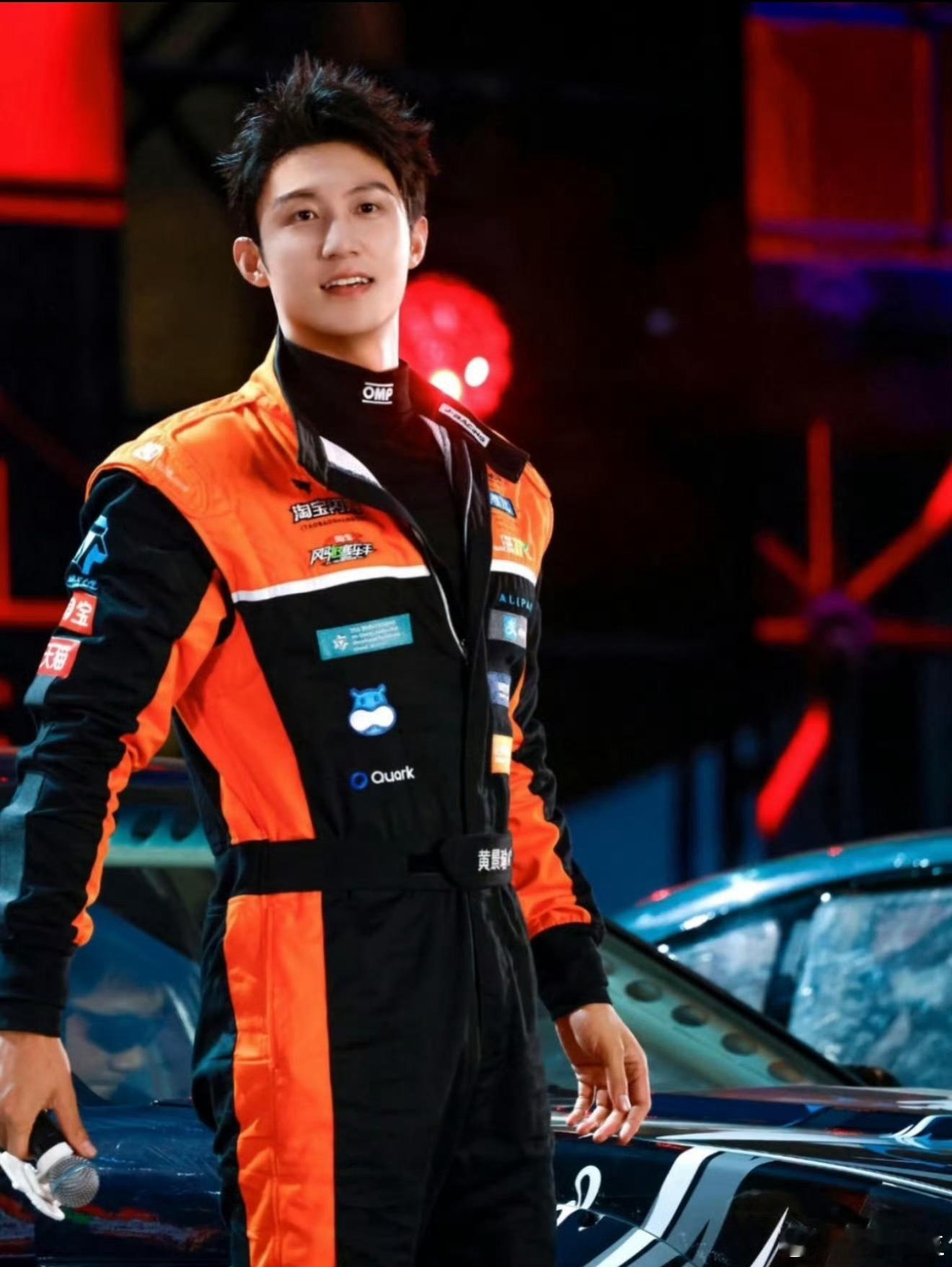 饿了么骑手已更换橙黑新工服我去！这骑手服这么帅！！这回路上看到骑手都要多看几眼了