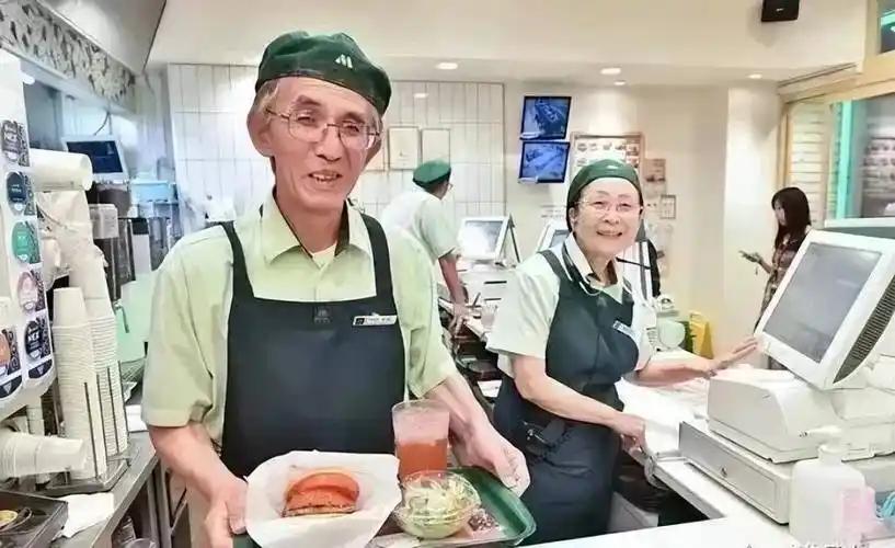 是间谍？还是活不起？日本73岁老人来中国打工真相！73岁日本人还来中国找工作