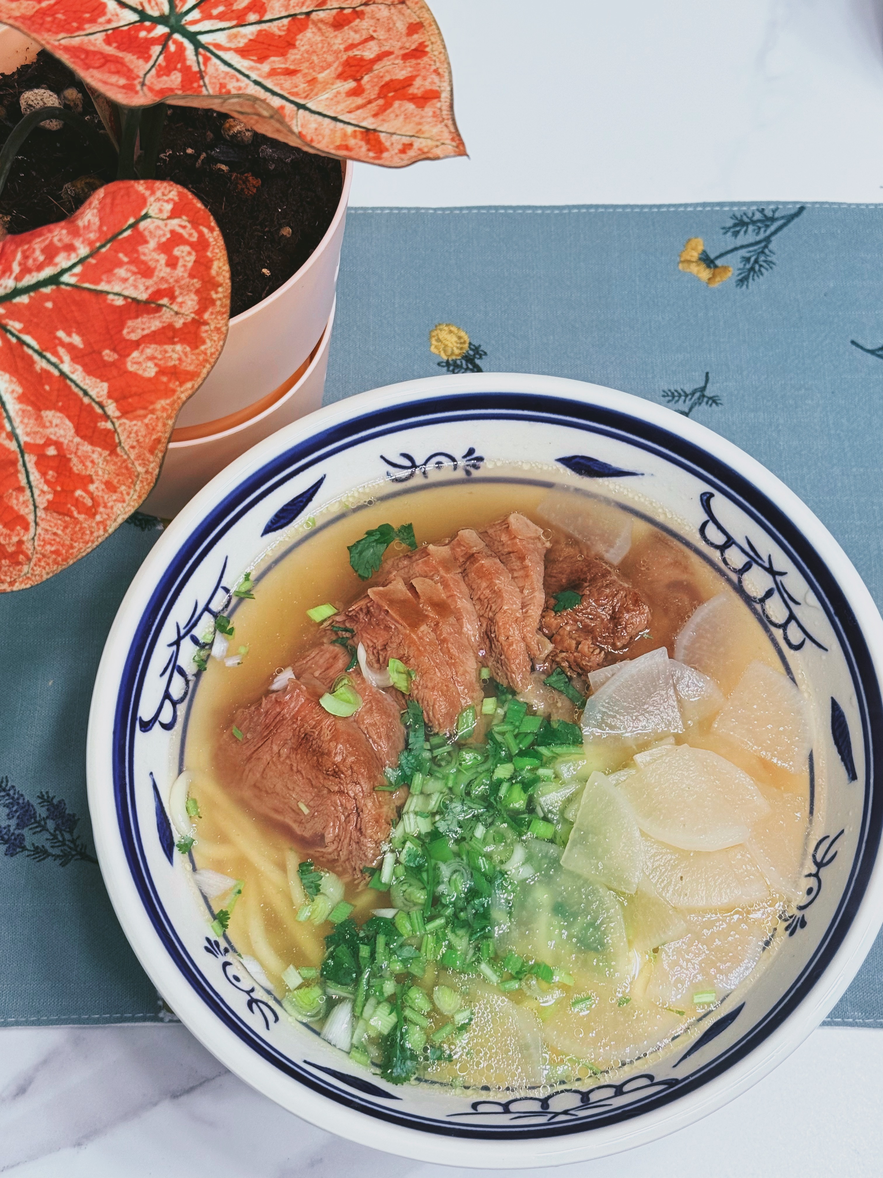 今日复刻兰州牛肉面我这手艺味道真的不输面馆自己吃放多多的肉太过瘾啦