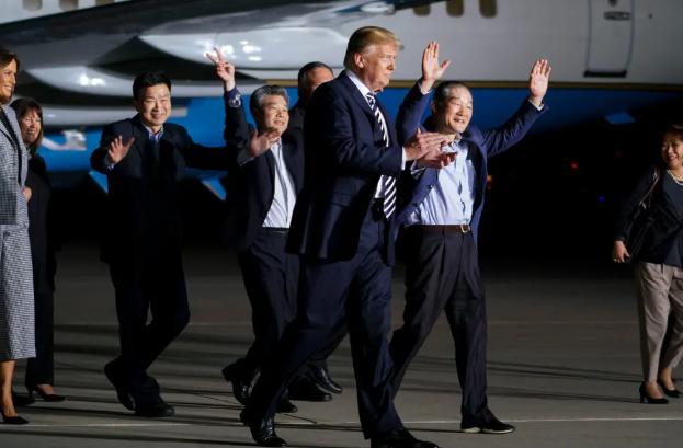 “短短三天时间，美国接连甩出四记连环招，彻底推翻了过往中美贸易博弈的规则！不再是