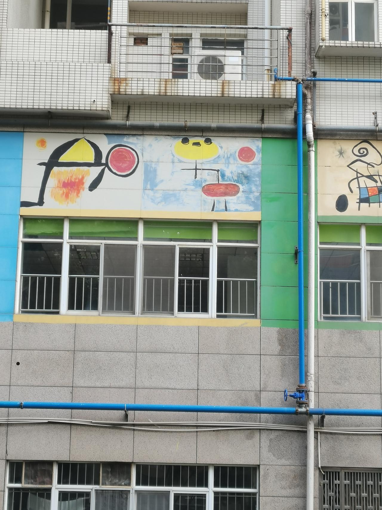 一个公司如果连自己的员工都不能够善待的话，那么很显然，他以往的所作所为都是在演戏