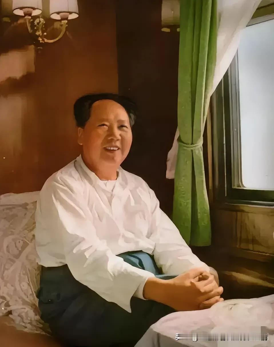 1958年，一些中央和地方负责同志汇报了人民公社，说这是一件新生事物。毛主席很