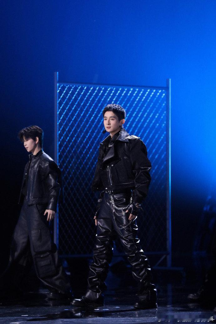 声鸣远扬冠军诞生夜帮唱嘉宾这阵容直接杀疯了！四大唱将助阵，太有排面了！声鸣远扬