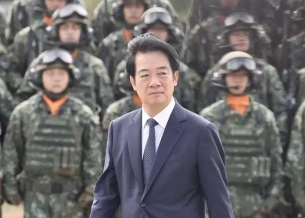 所谓拦截美国军火进岛是个陷阱，会引起三战，是一种妥协，自欺欺人，怯战的一表现。如