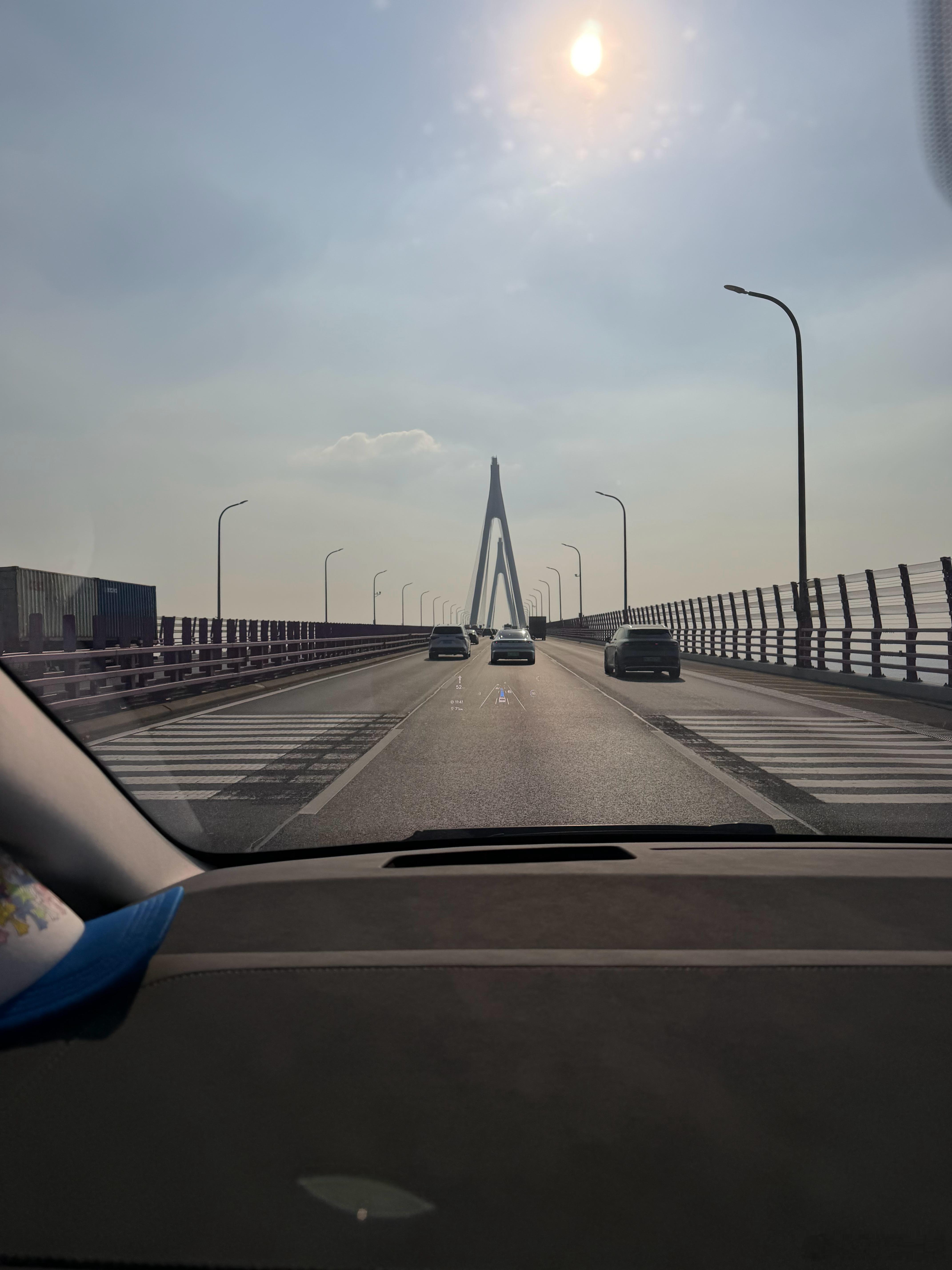 新年假期，开MEGA去了趟小长途，当天来回慈溪，逛逛古镇，爬爬五磊山，再去吃吃小