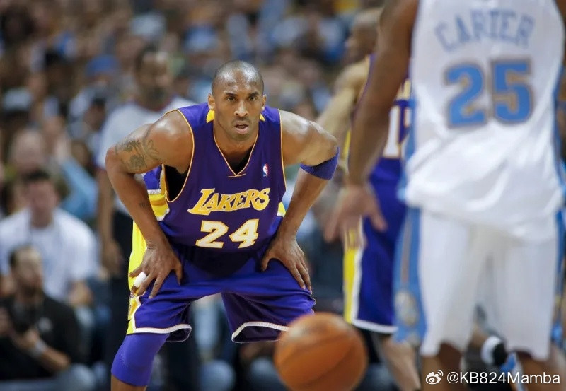科比・布莱恩特生涯合计12次入选NBA最佳防守阵容，这一次数并列历史第二