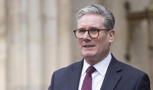 这下特朗普的脸面往哪放？英国首相斯塔默在工党大会上宣布，要对中国的近百种商品关税