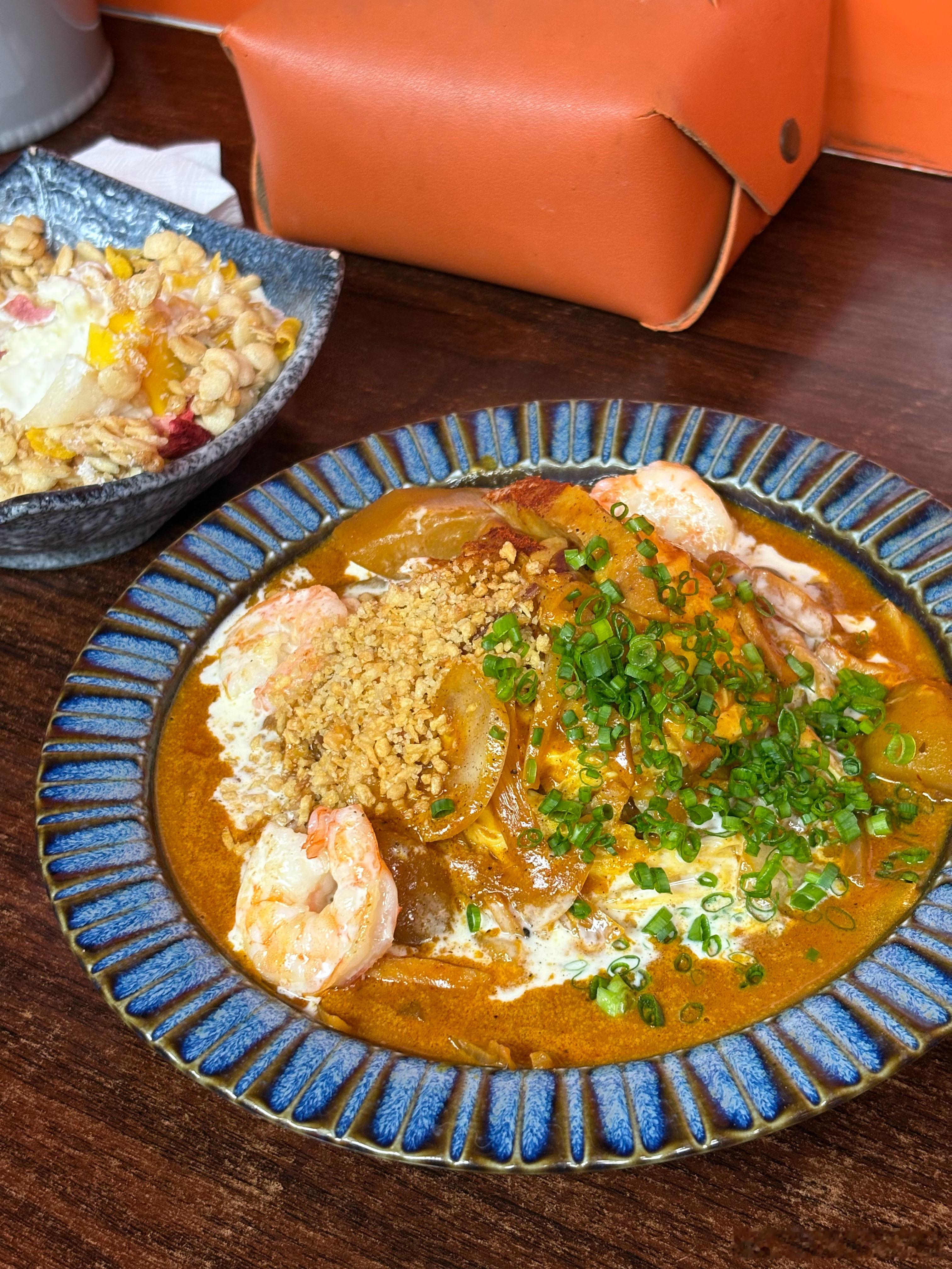 这两天真是忙哈今天小卖三台晚上跟我对象出来吃顿漂亮饭武汉·OrangeHo