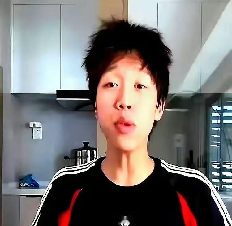 中戏表演系主任刚投案，紧接着就有人跟着进去，这时间点卡得也太巧了。走的不是