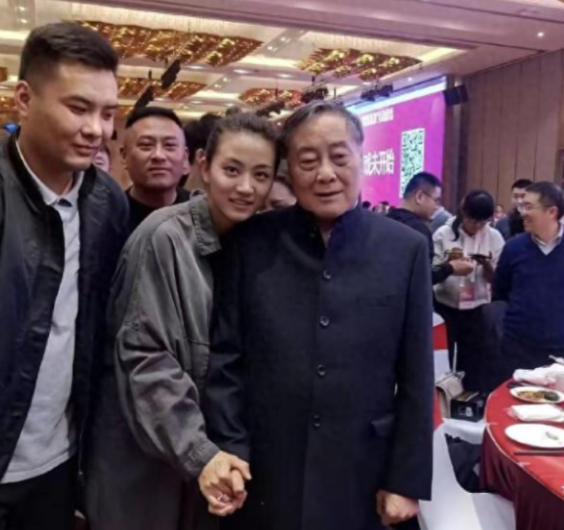 反转不断！宗泽后又出来说两句宗泽后突然出面澄清，说哥哥只有杜建英生的三个孩