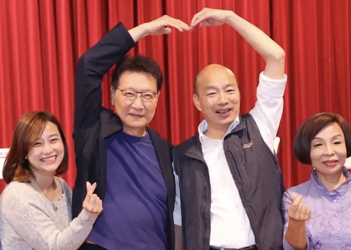 韩国瑜这是要当“政坛月老”？8月25日餐会上，他竟苦劝赵少康参选国民党主席，还抛