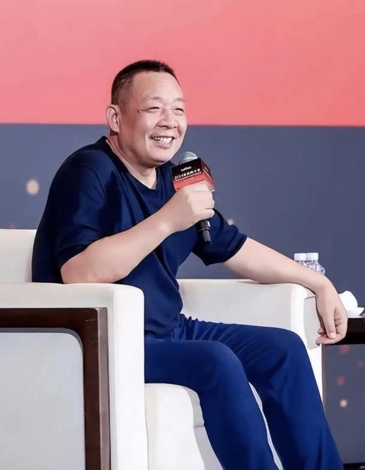 越来越看不懂于东来了，他这回干的事真有点不对劲。​看到胖东来的招聘广告，