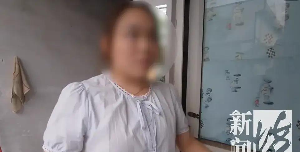 “神操作！”上海，一女子跟3个闺蜜打牌，说好谁输了谁请客吃饭，女子输的最多，输的