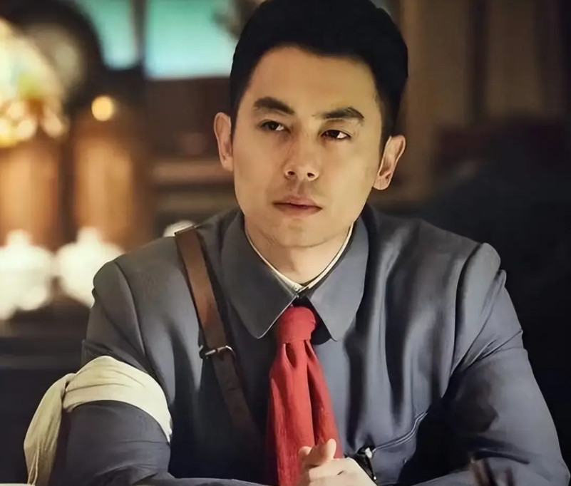 杨紫《玉兰花开君再来》的热度是真的高，还没开机，网络上关于谁与杨紫搭档的话题已经