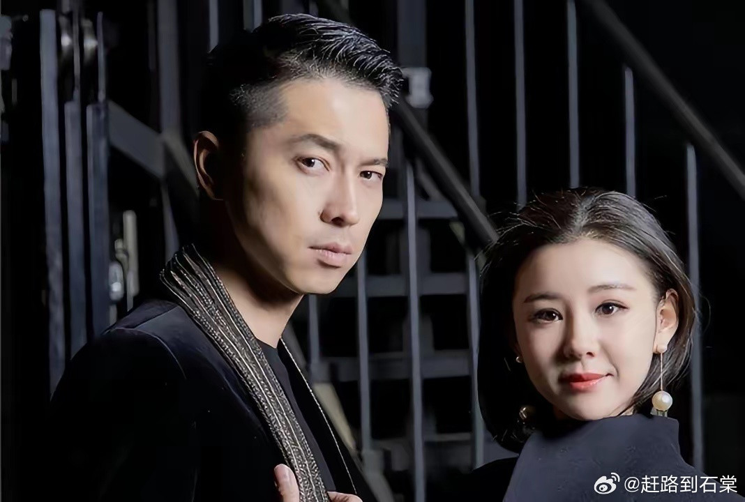 王雷一家4口，妻子李小萌又丰满了一点，两个儿子，一个像老爸，一个像老妈，幸福的一