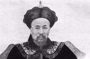 1899年，北京团练大臣王懿荣患疟疾，吃药时发现“龙骨”这味药上有人工划痕，把大