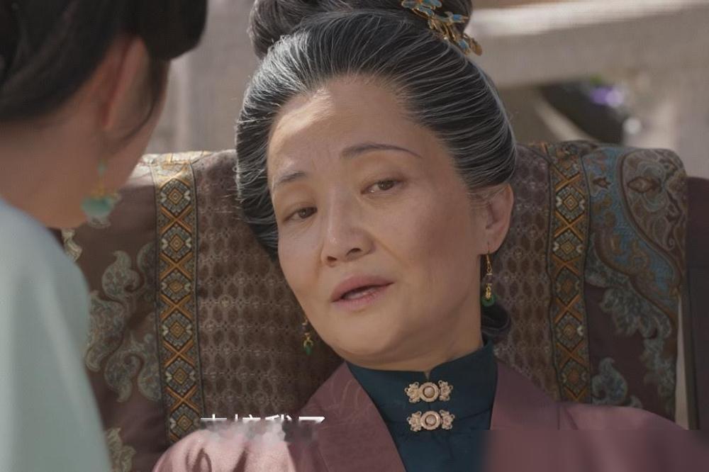 《兰香如故》第46集预告，薛氏是在知春馆去世的，临终前她看着远处说：“兰香，来接