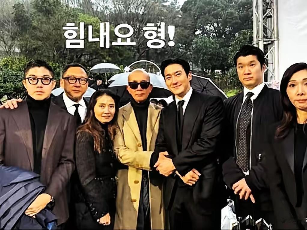 崔始源去了大S雕像揭幕仪式，这事儿确实没想到。说起来，具俊晔在韩国圈里口碑