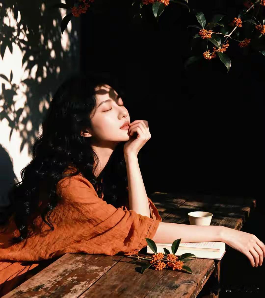 女人越来越好的样子：1.家里收拾的温馨，干净，整洁。2.多运动，多