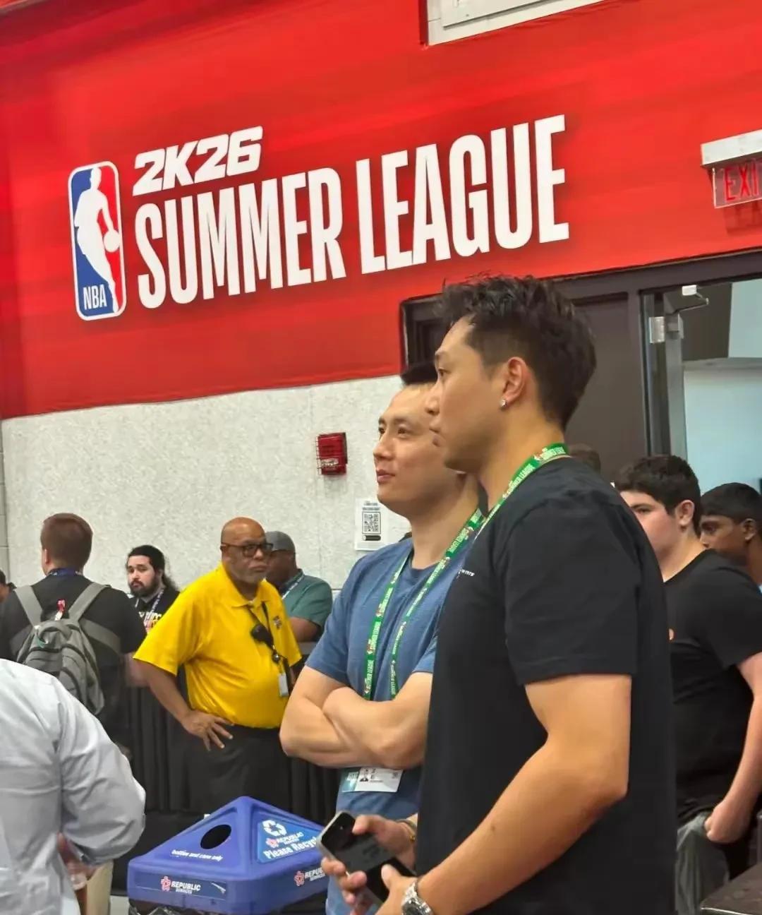 卢伟考察洛夫顿！据NBA媒体人透露：上海男篮外援洛夫顿将代表凯尔特人参加夏季联