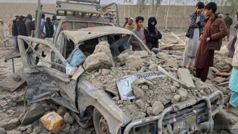 《黎明报》《日经亚洲》《经济时报》2月22日报道，巴基斯坦对巴阿边境地区七处“巴