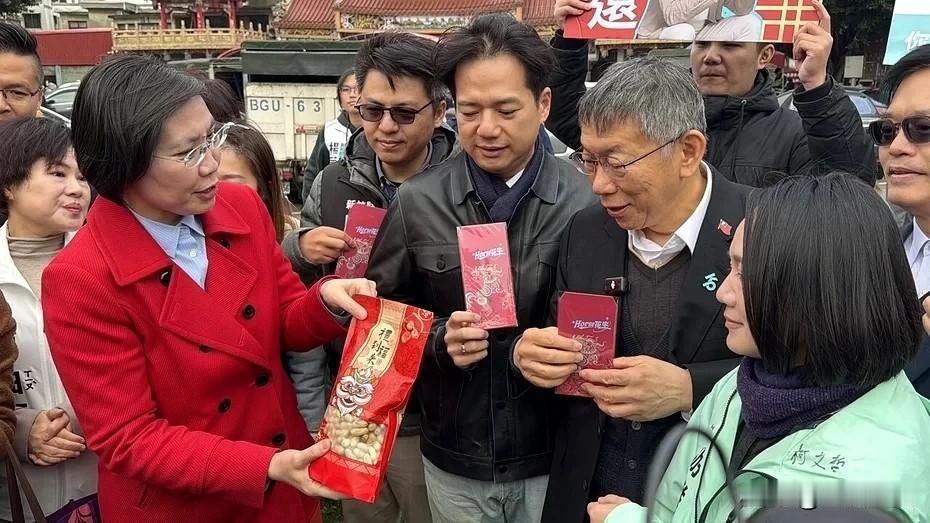 被指“不想跟听柯文哲同台”徐欣莹阵营反驳柯文哲昨晚（25日）在新竹县湖口跑
