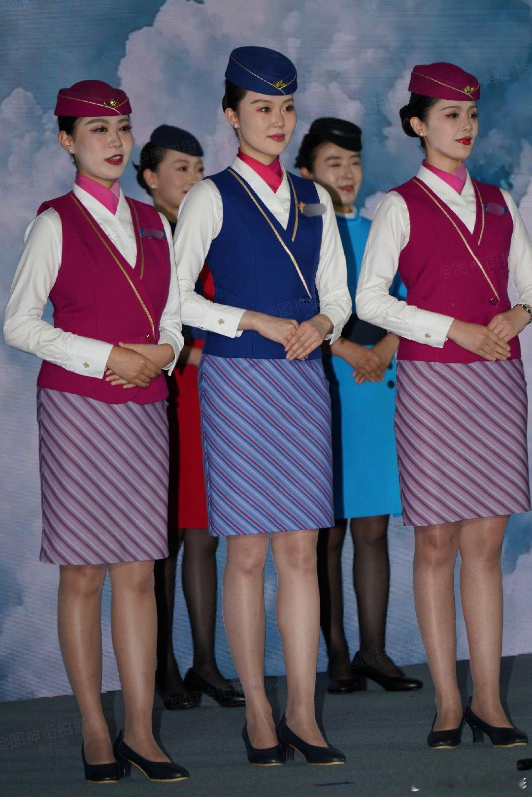 哇塞街拍摄影最美空姐【编码YS1339】【空23】原图30p已上jia​
