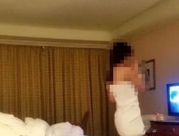 广东深圳，60岁的已婚男恋上了年轻小姑娘，二人发生了不正当的关系后，男子转账不少