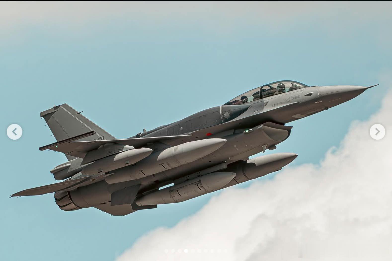 台灣首架F-16Block70，機號6831雙座機，掛載行李莢艙、3個副油箱