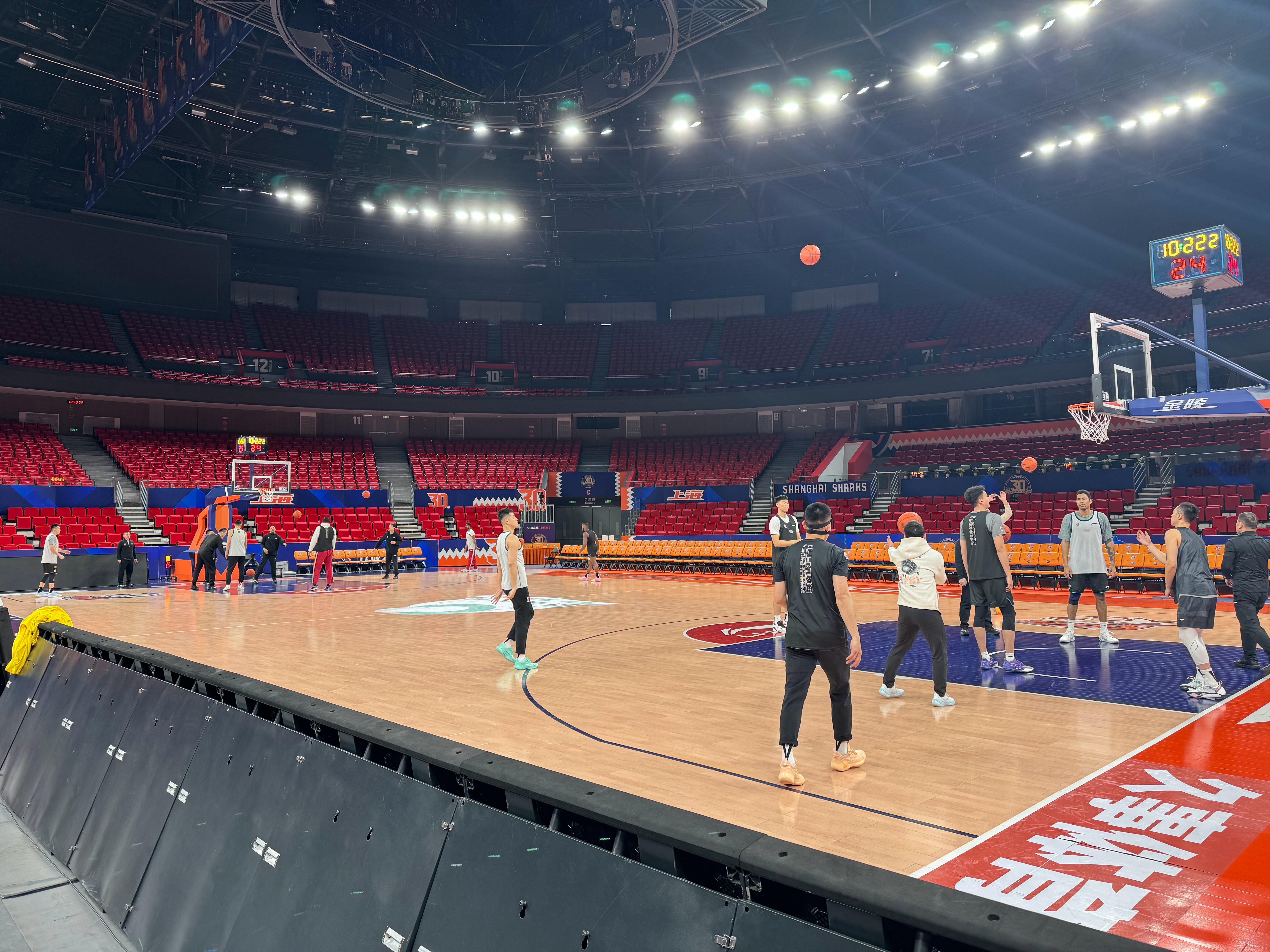 没有赵睿，没有周琦，没有曾凡博，没有斯佩尔曼……上海男篮vs北京男篮