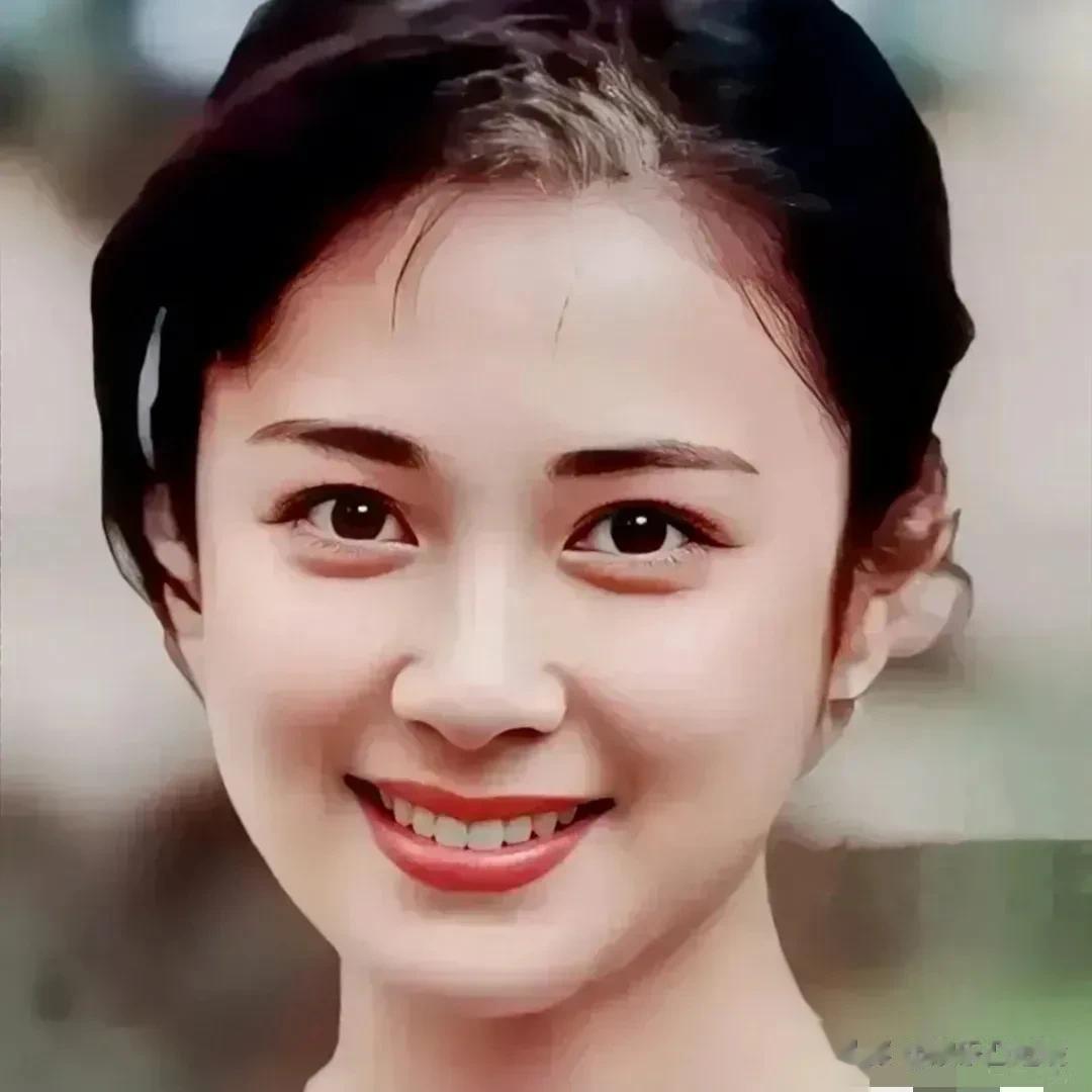 照片上这是同一个人，真是不敢相信自己的眼睛，变化太大了，年轻和年老就是两个不同的