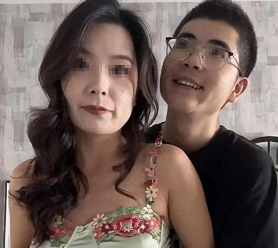 “人心太狠了！”上海一名36岁的单亲妈妈，在搭顺风车遇到了23岁退伍小伙，得知对