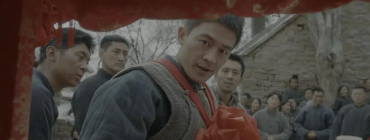《生万物》：要不是大脚偷偷给绣绣买牙粉，你可能永远不知道，绣绣没了清白遭到费文典